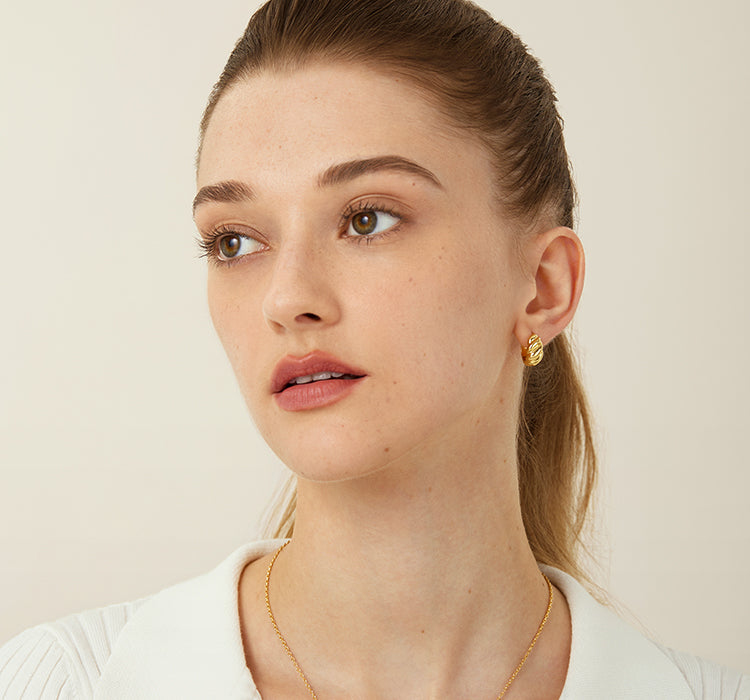 Pendant Necklace and Earring Set